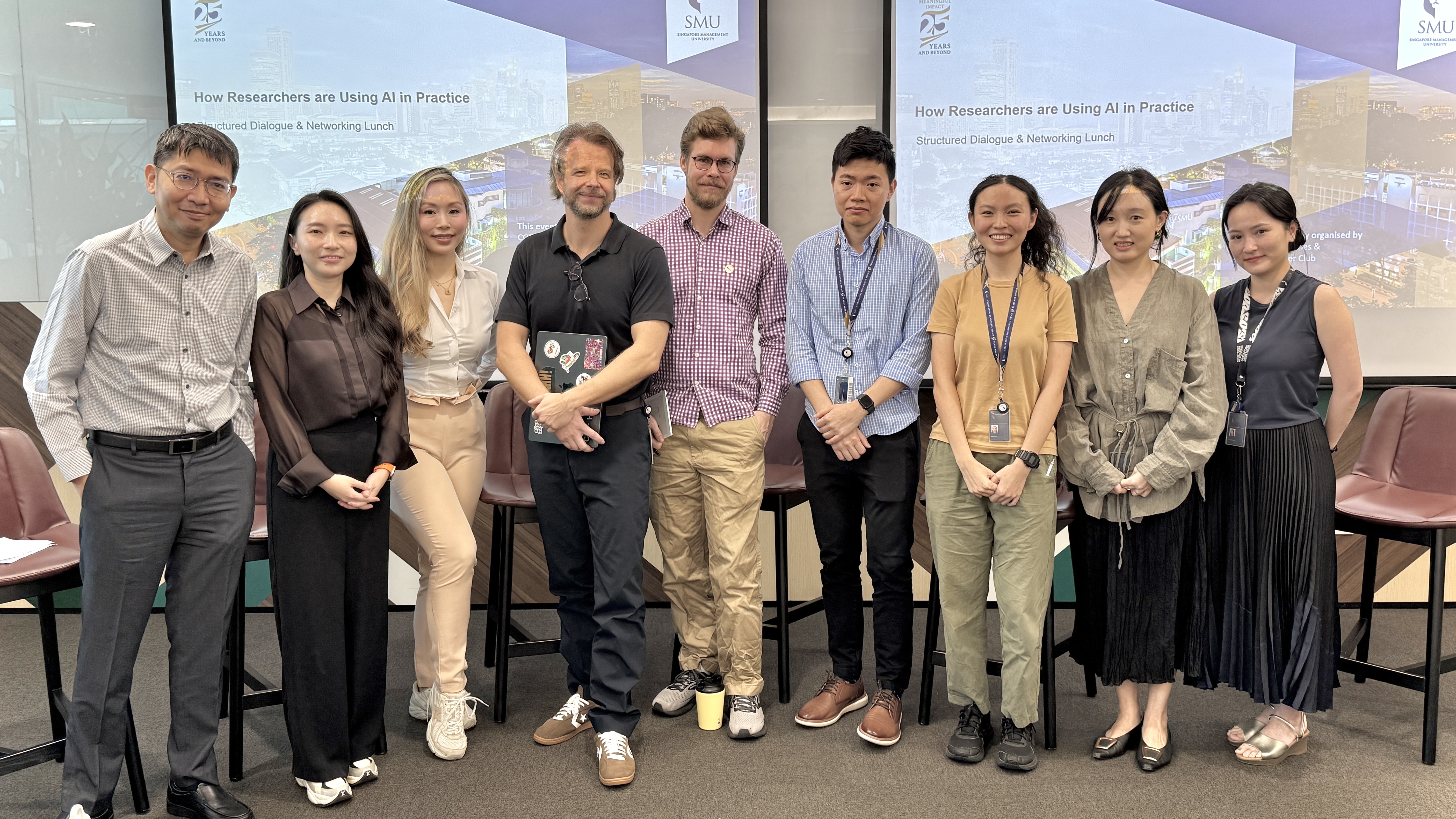 Networking session at SMU Researcher Club event